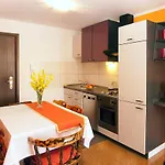 With Parking Space - 10022 Appartement