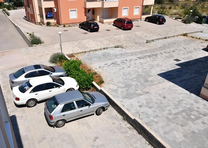 Apartman Apartments With Parking Space Vodice - 10022